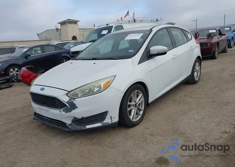 2016 Ford Focus Se z USA, uszkodzony, nr VIN 1FADP3K27GL399677
